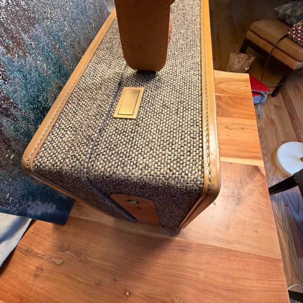 Hartmann Vintage Mid-Century Tweed Suitcase with Toile Interior (EUC) - Picture 11 of 14